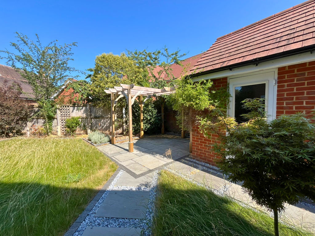 Harrow Drive Headley